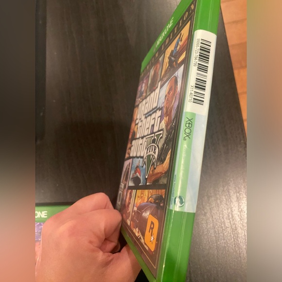 Grand theft auto V XBOX ONE - Picture 2 of 2